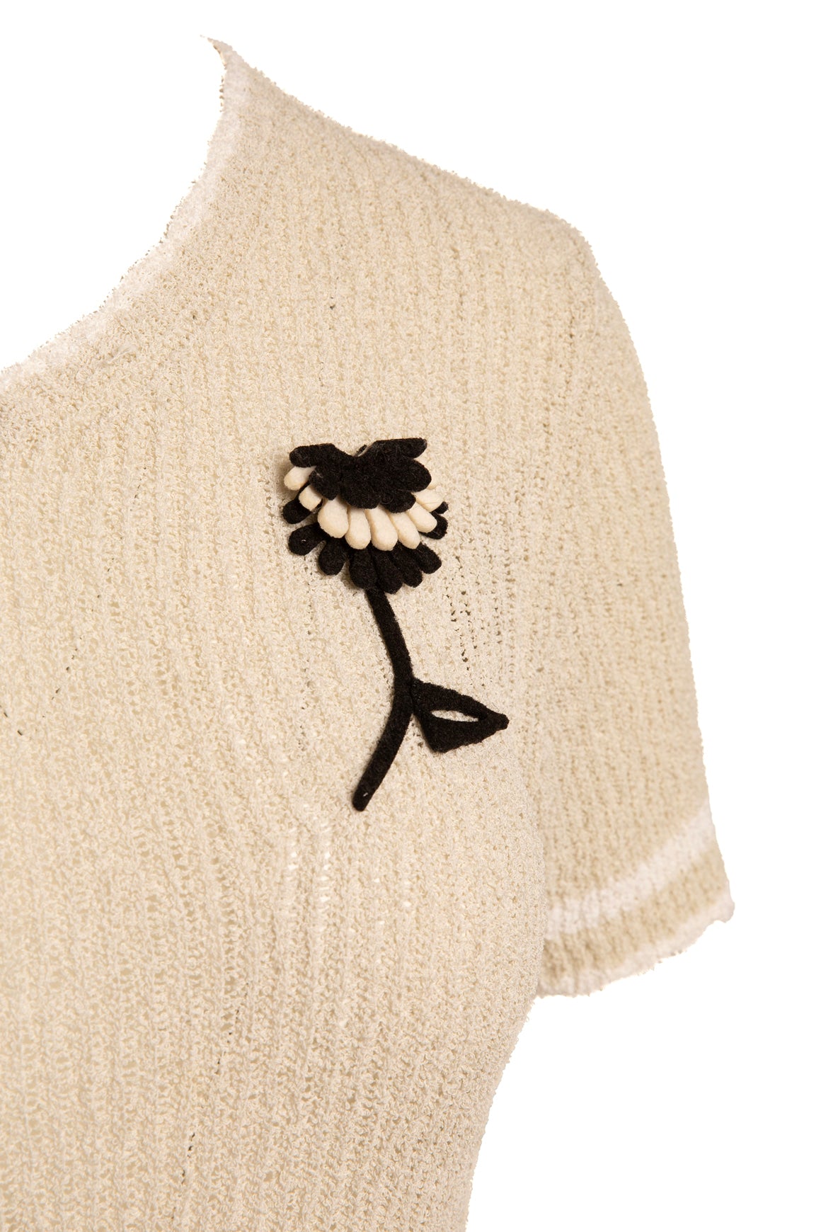 MAISON MARGIELA Cream Knit Floral Applique Tee (Sz. S)